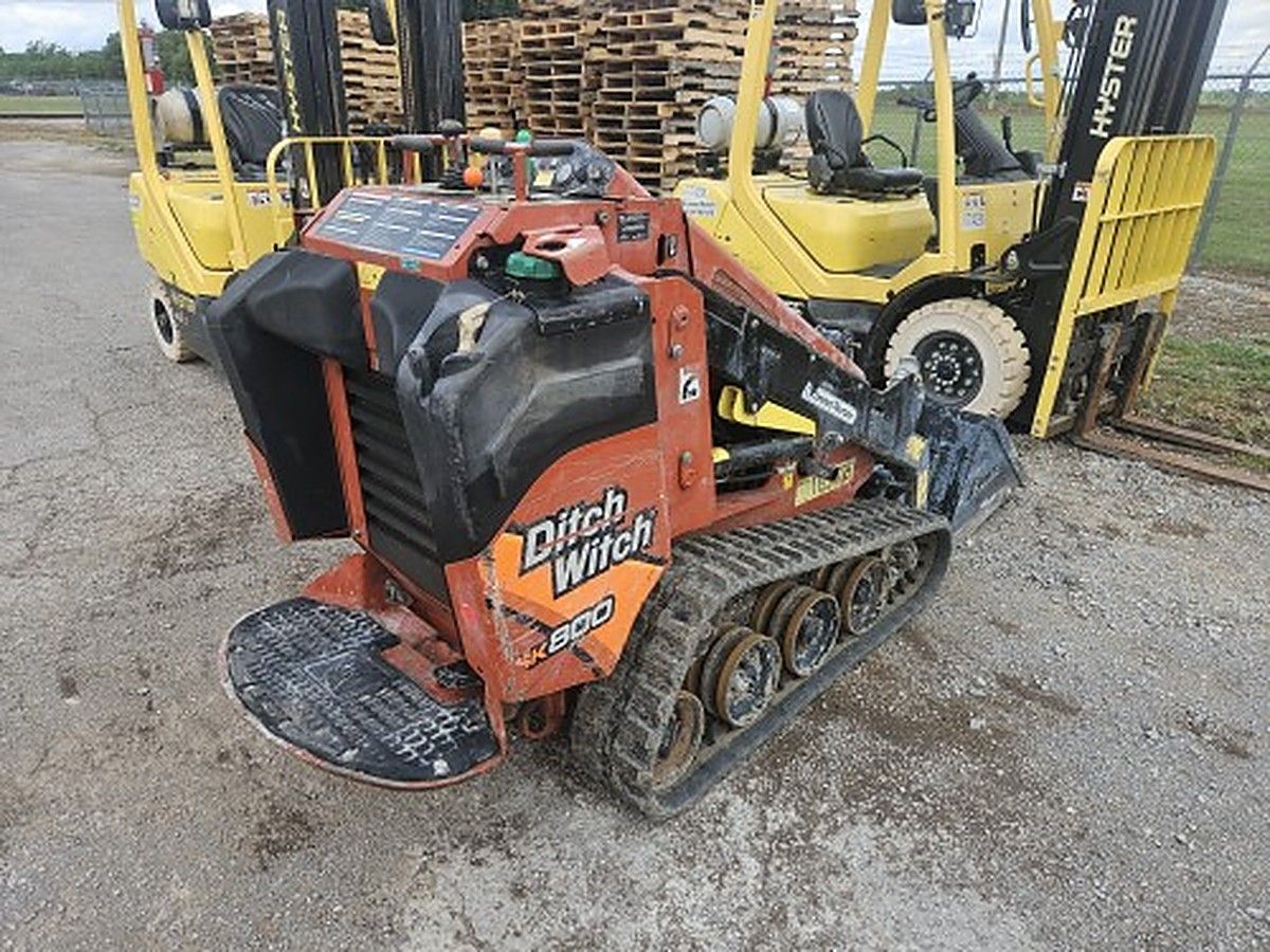 DITCHWITCH SK800 photo 3