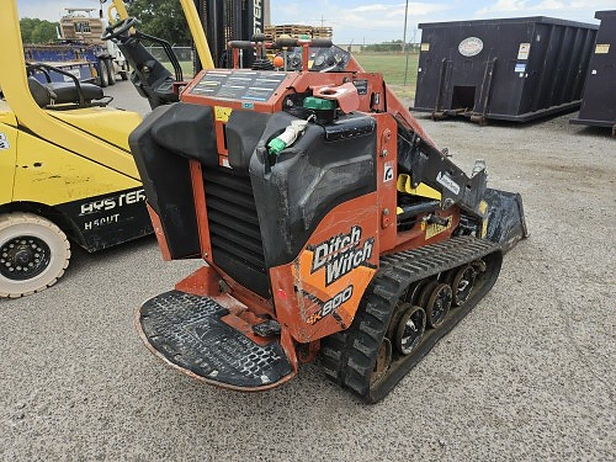 DITCHWITCH SK800 photo 7