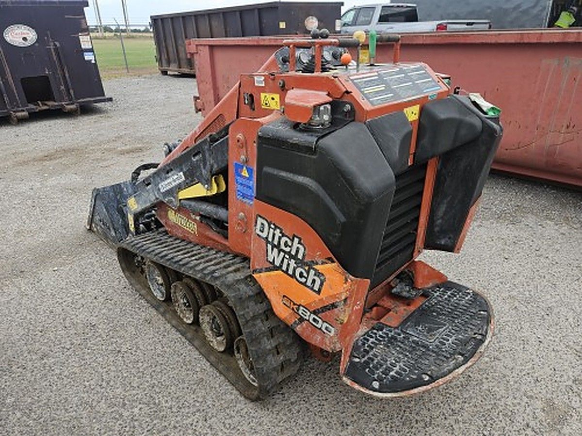 DITCHWITCH SK800 photo 8
