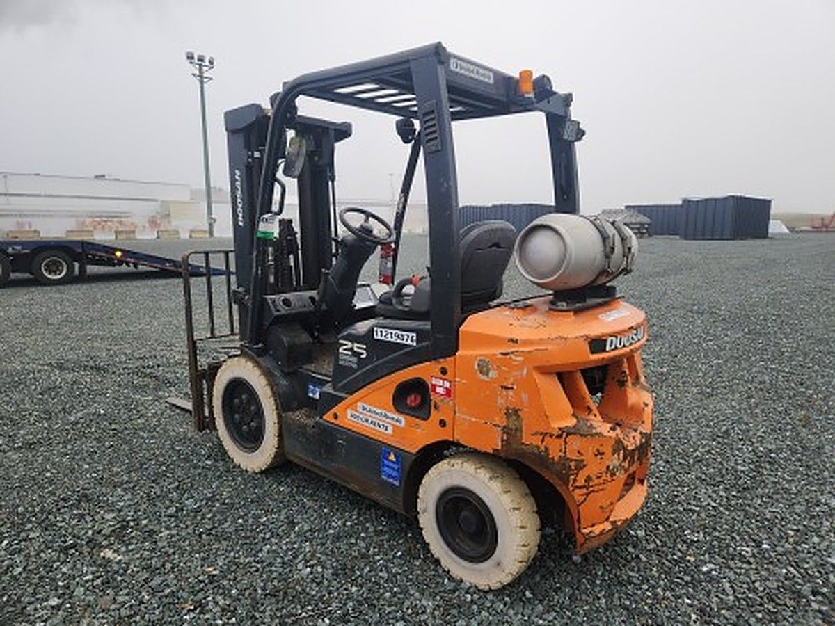 DOOSAN G25N-7DF photo 2