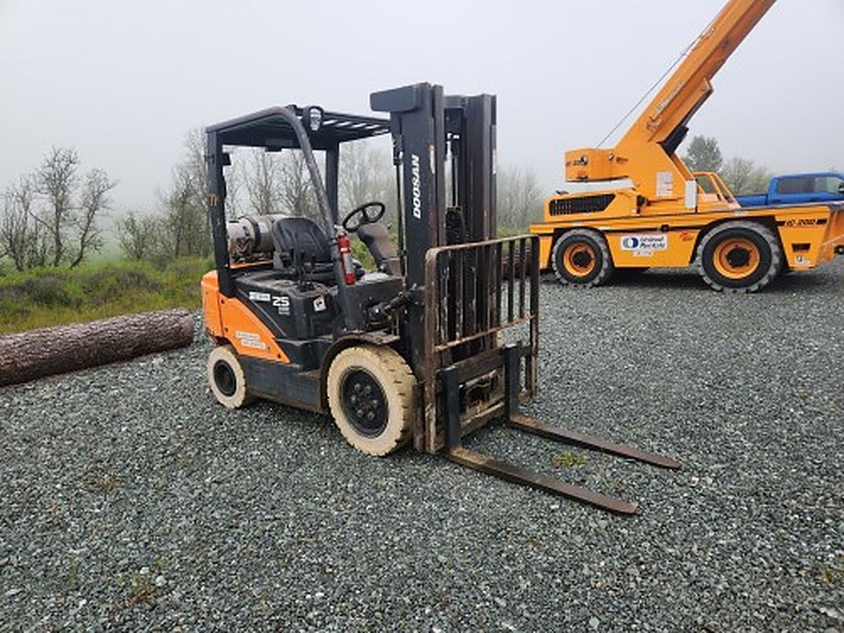 DOOSAN G25N-7DF photo 5