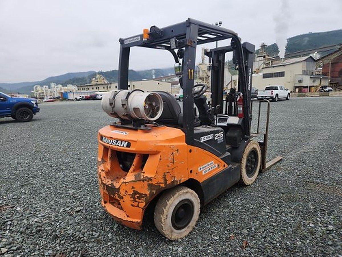 DOOSAN G25N-7DF photo 7