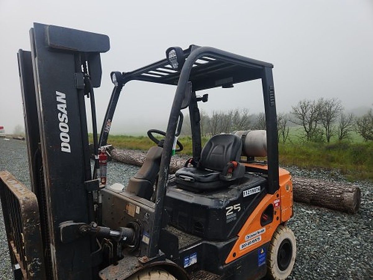 DOOSAN G25N-7DF photo 8