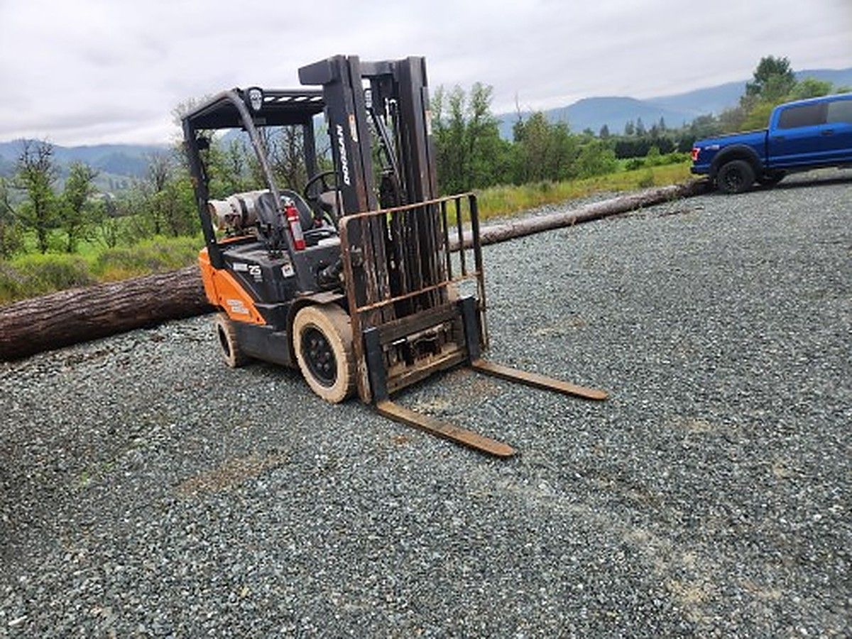 DOOSAN G25N-7DF photo 9