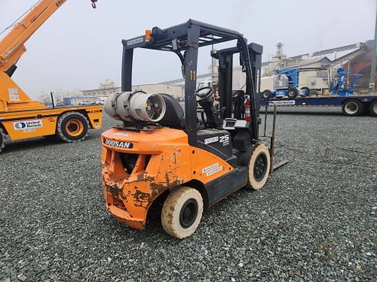 DOOSAN G25N-7DF photo 10