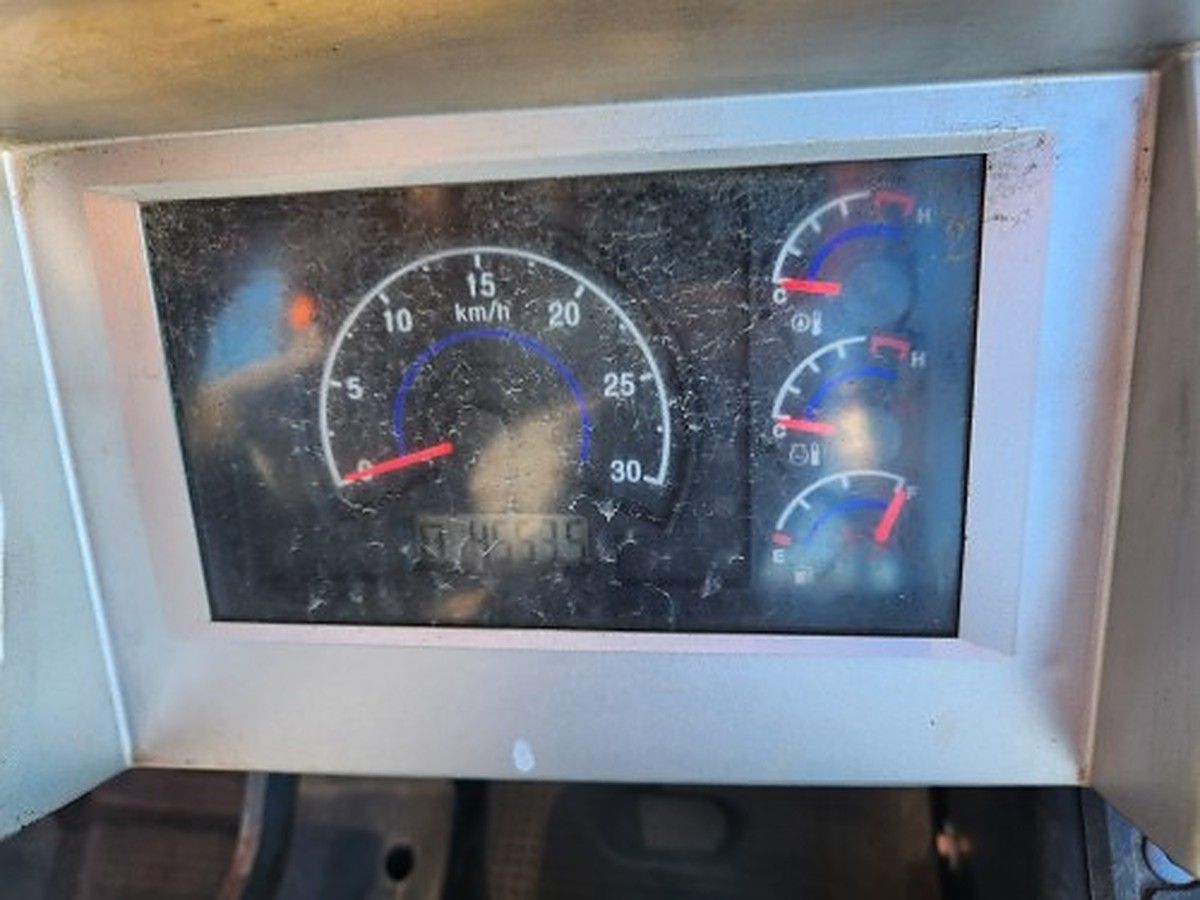 DOOSAN G25N-7DF photo 4