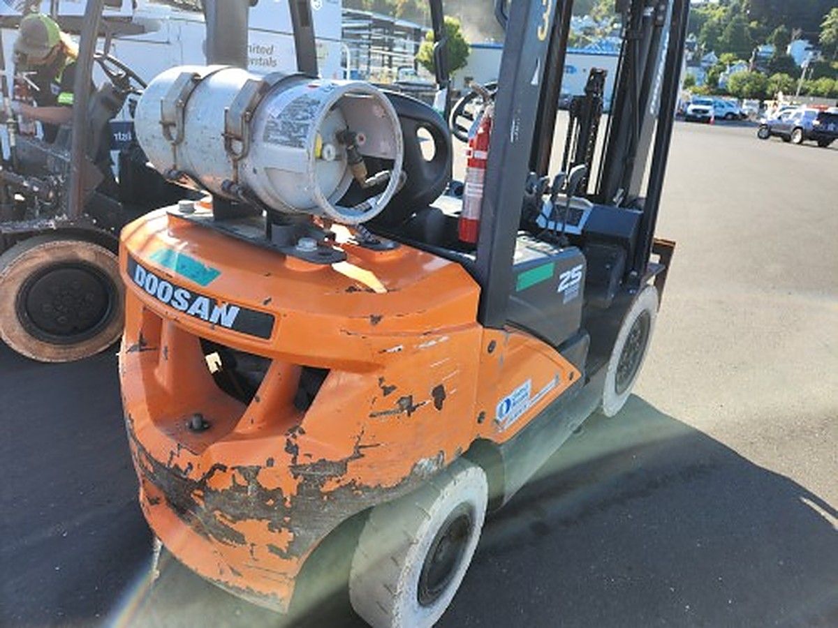 DOOSAN G25N-7DF photo 5