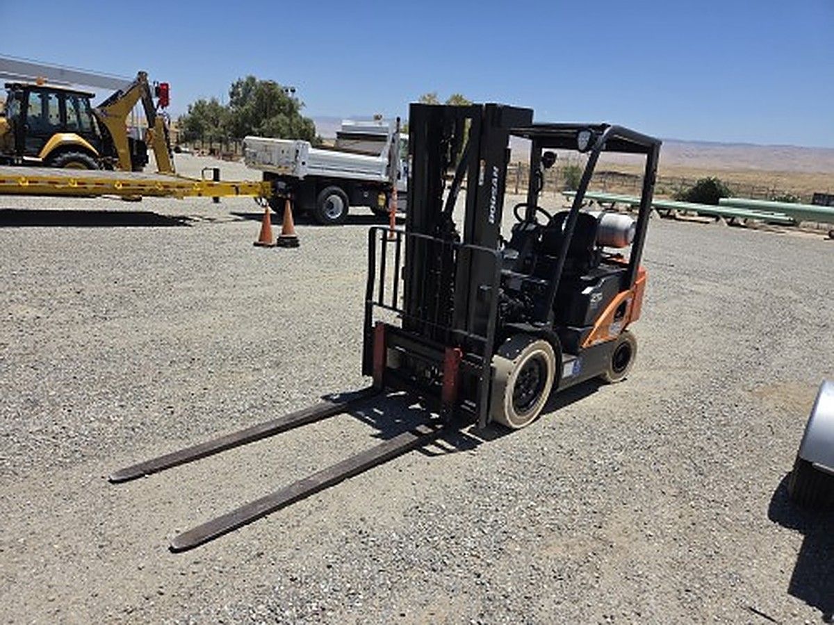 DOOSAN G25N-7DF photo 2