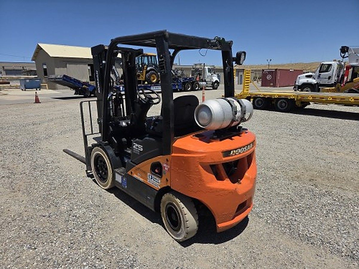 DOOSAN G25N-7DF photo 5