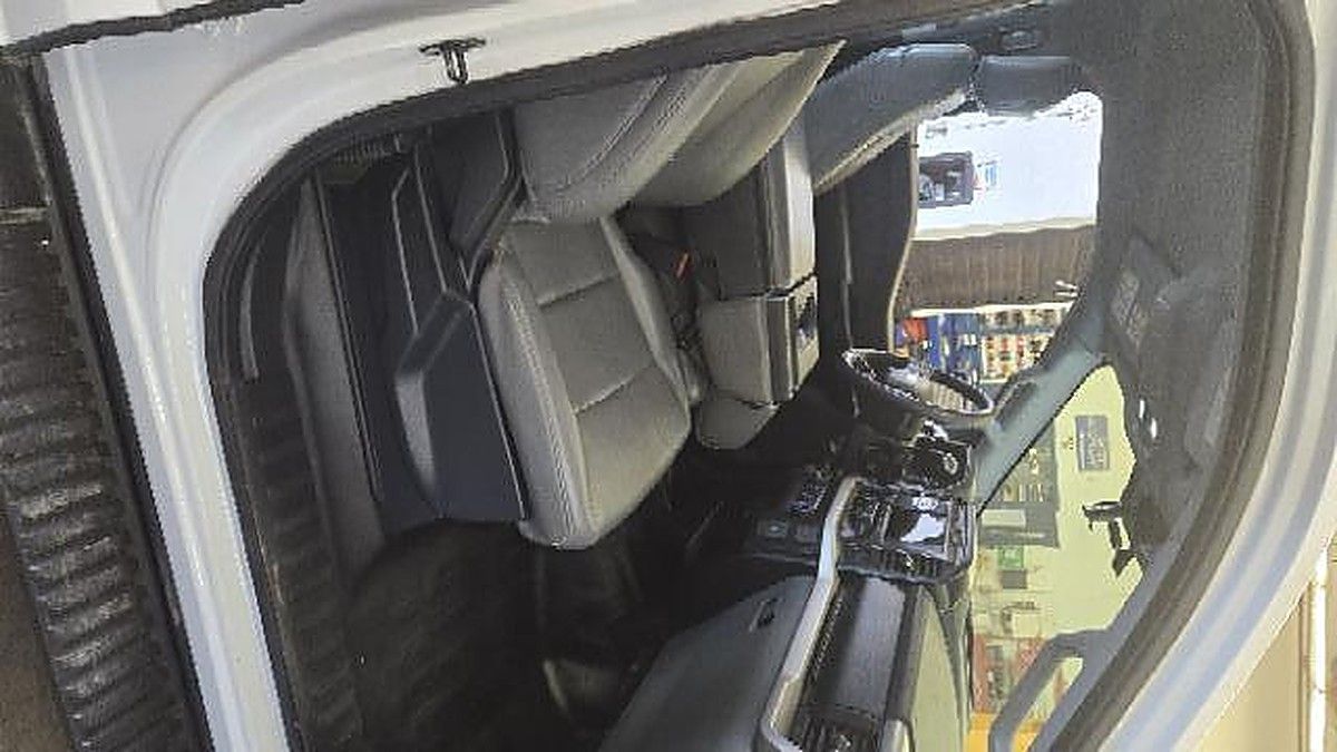 FORD F150CREWXLG4WD photo 2