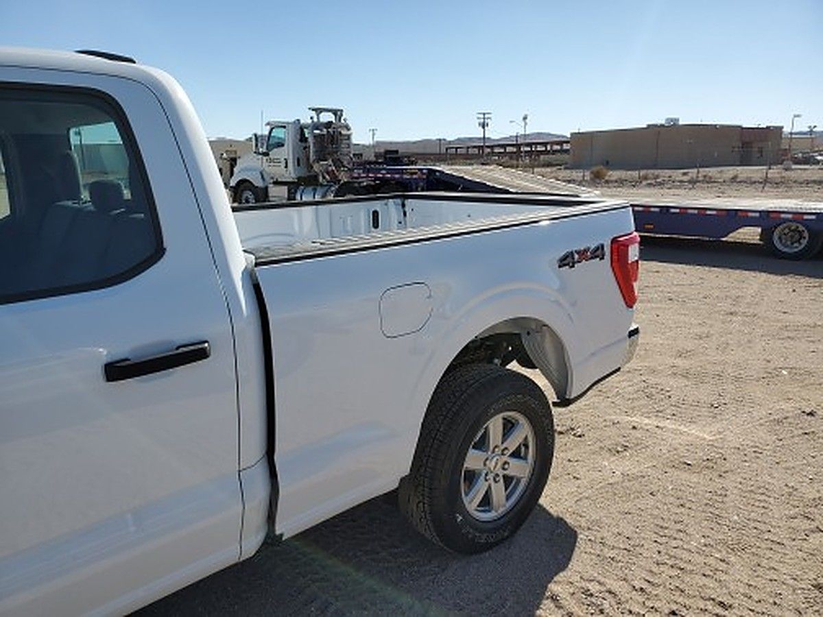 FORD F150CREWXLG4WD photo 2