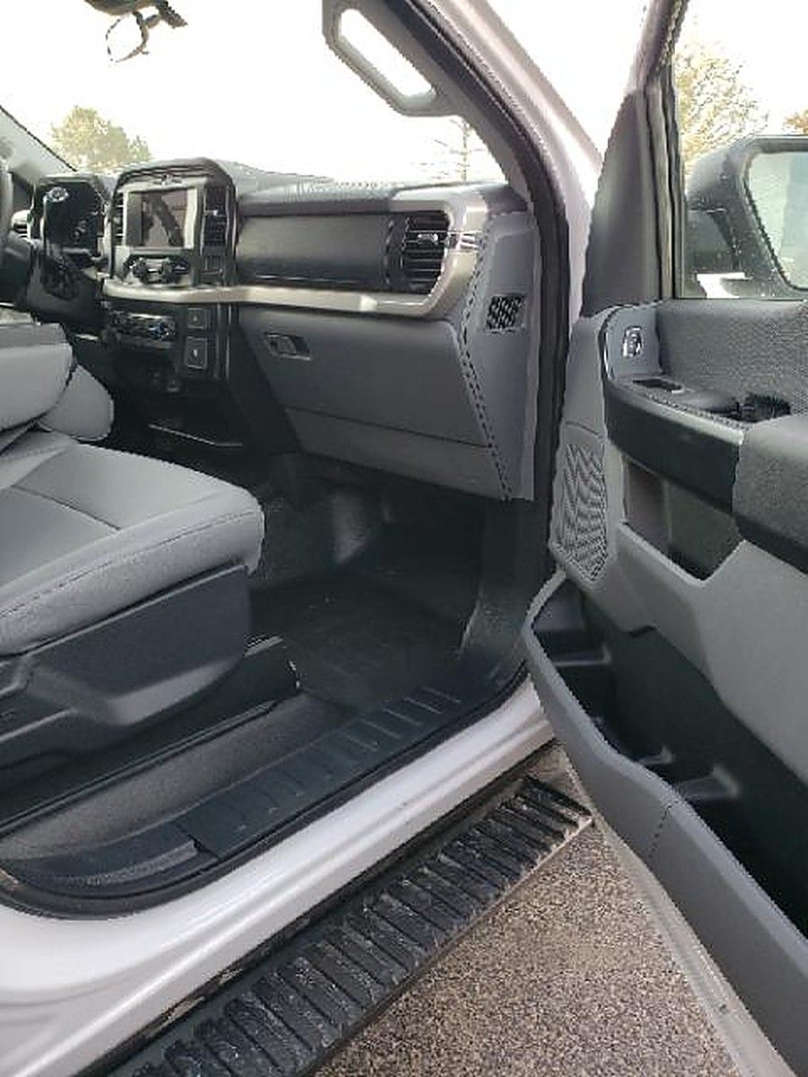 FORD F150CREWXLG4WD photo 2