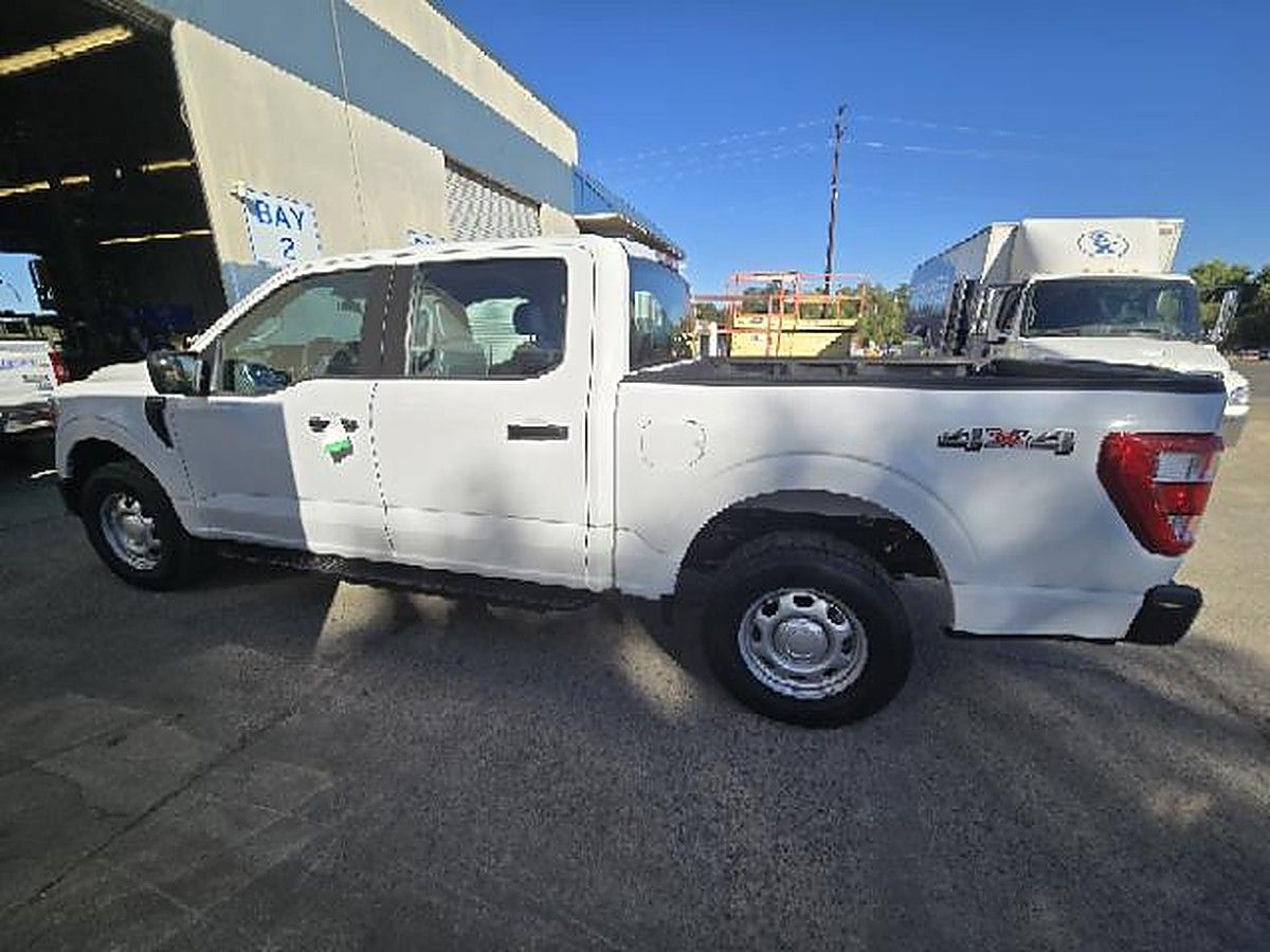 FORD F150CREWXLG4WD photo 2