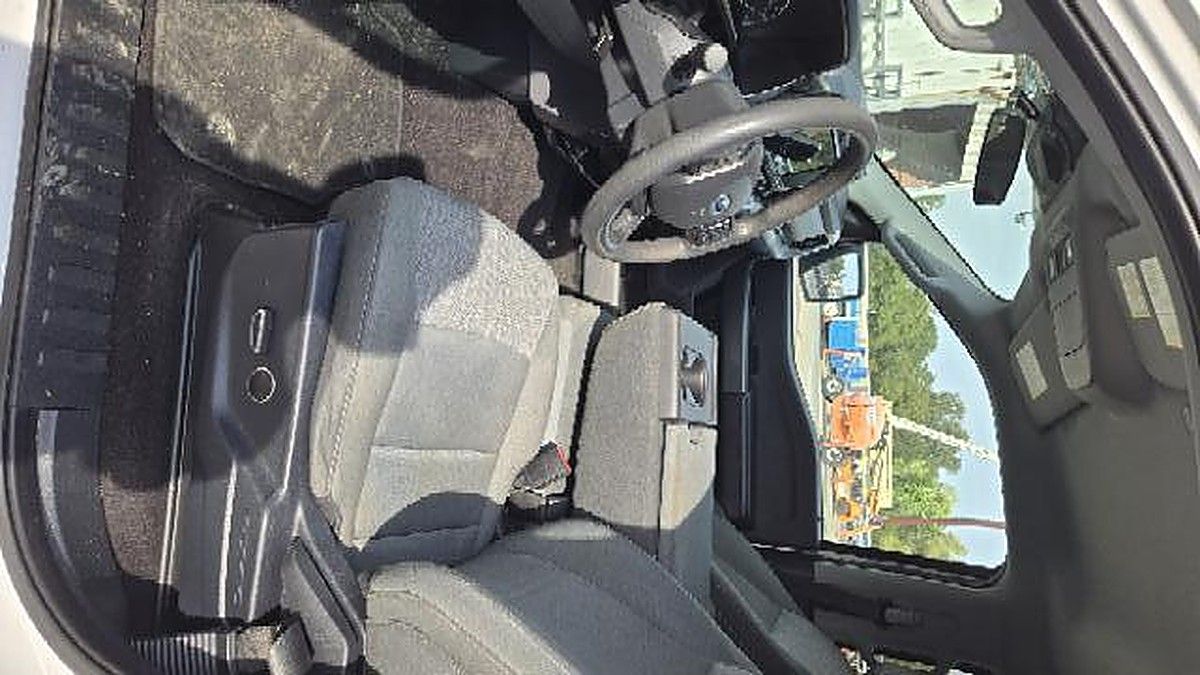 FORD F150CREWXLTG4WD photo 9