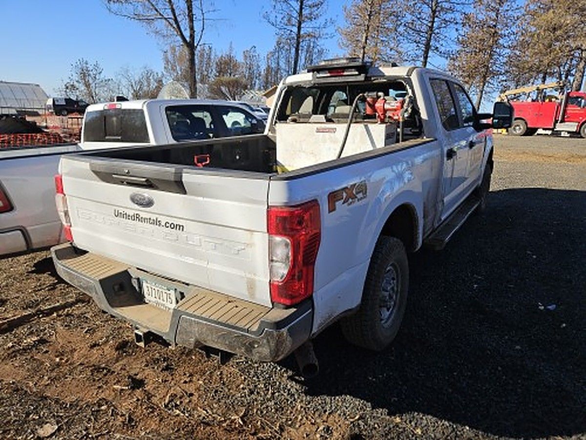 FORD F250CREWXLG4WD photo 2