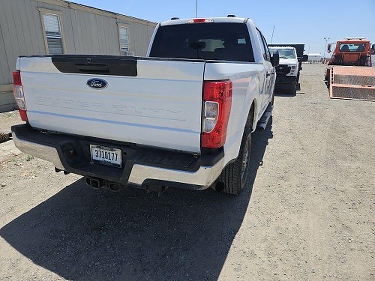 FORD F250CREWXLG4WD photo 2