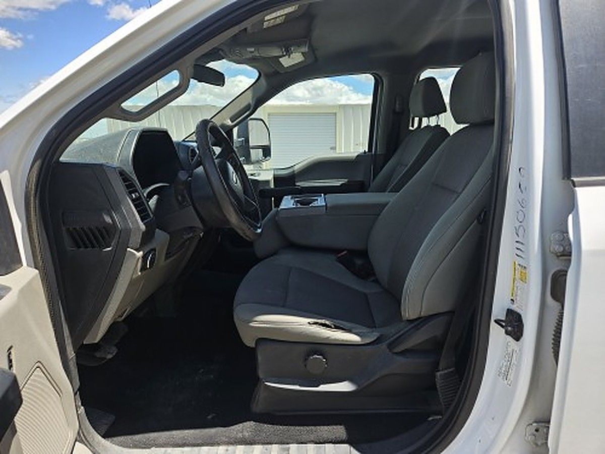 FORD F250CREWXLG4WD photo 15