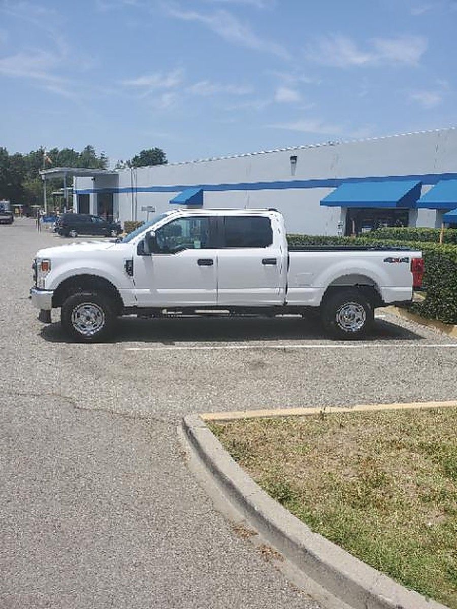 FORD F250CREWXLG4WD photo 2