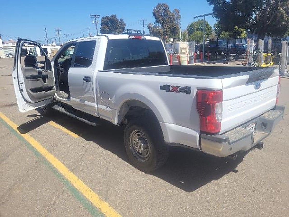 FORD F250CREWXLG4WD photo 3