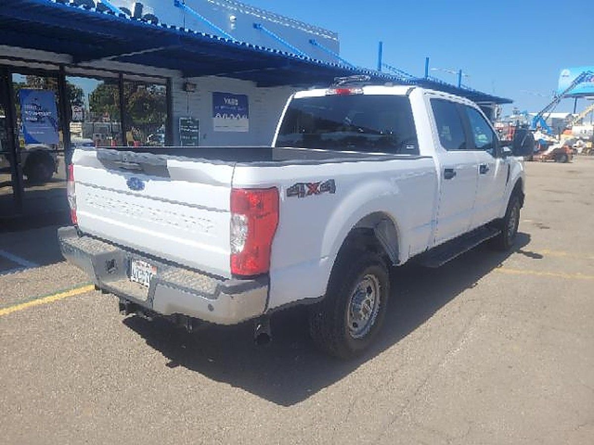 FORD F250CREWXLG4WD photo 4