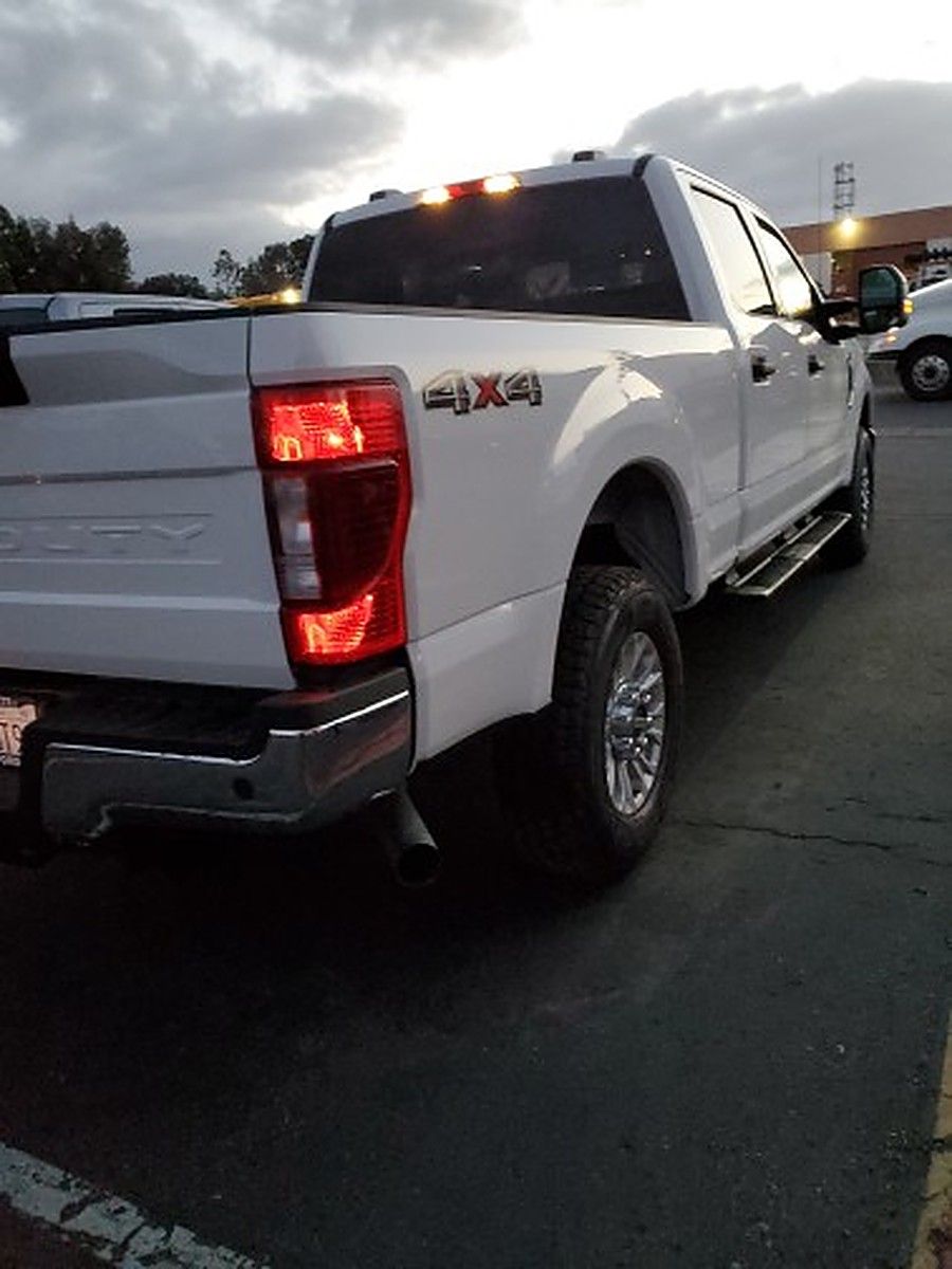 FORD F250CREWXLTG4WD photo 2