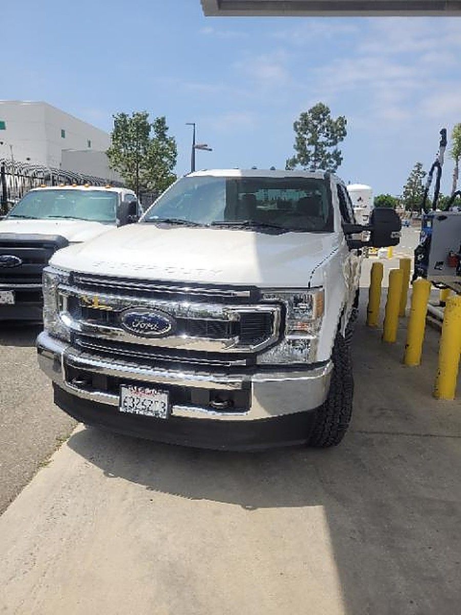 FORD F250CREWXLTG4WD photo 3