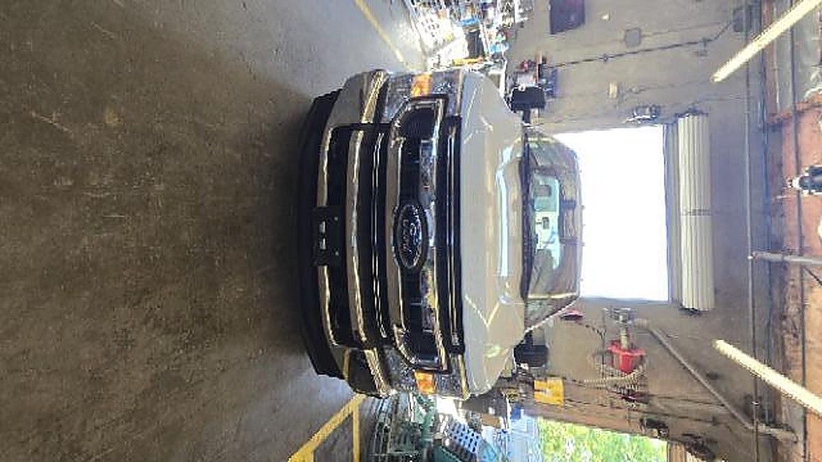 FORD F250CREWXLTG4WD photo 2
