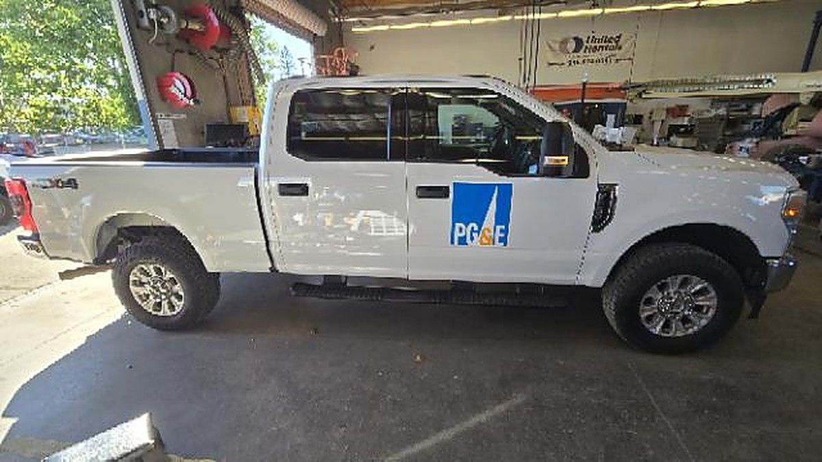 FORD F250CREWXLTG4WD photo 3