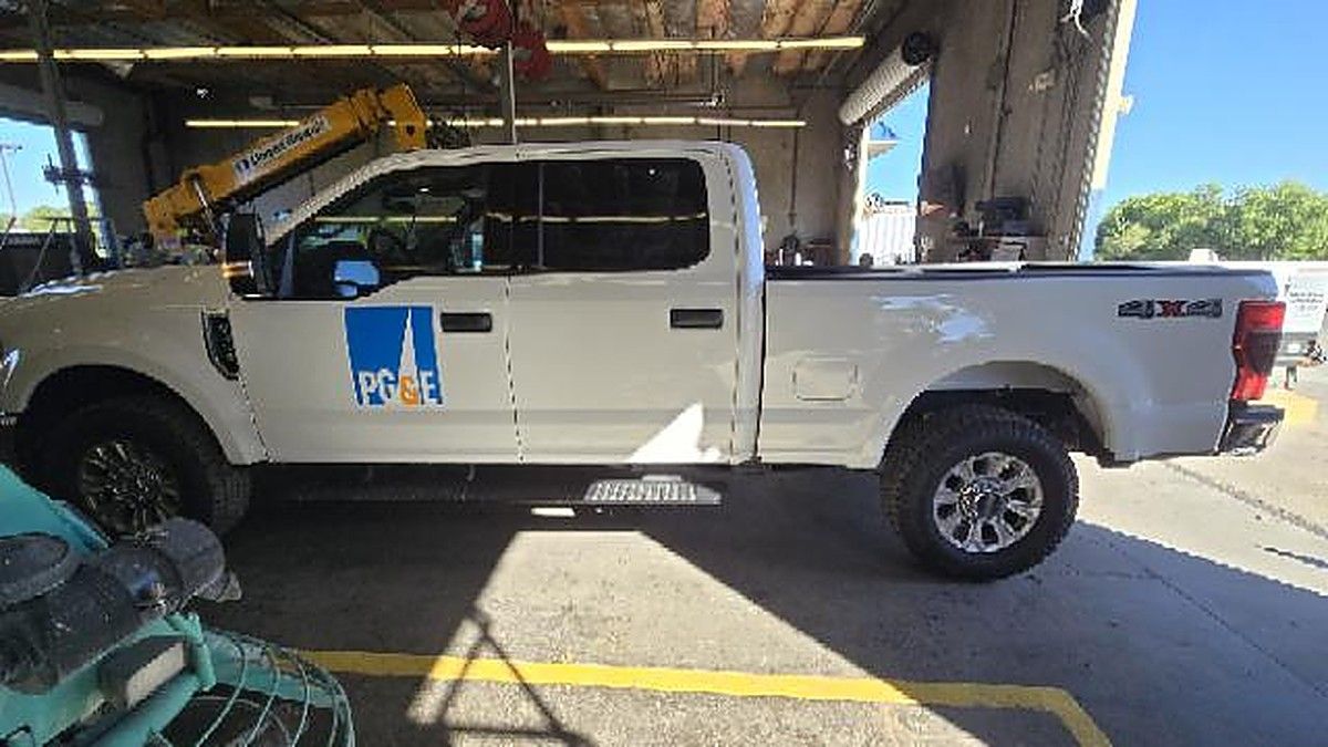 FORD F250CREWXLTG4WD photo 5