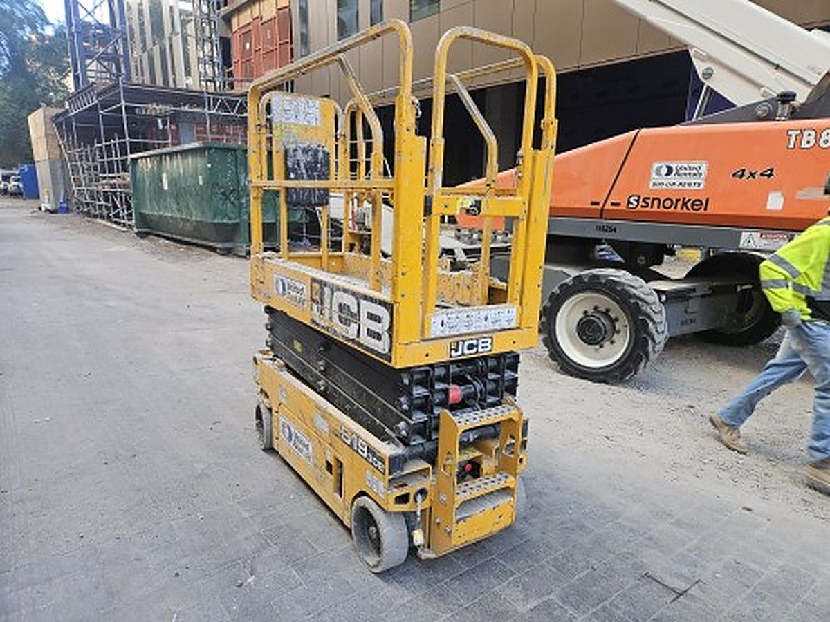 JCB S1930E photo 3