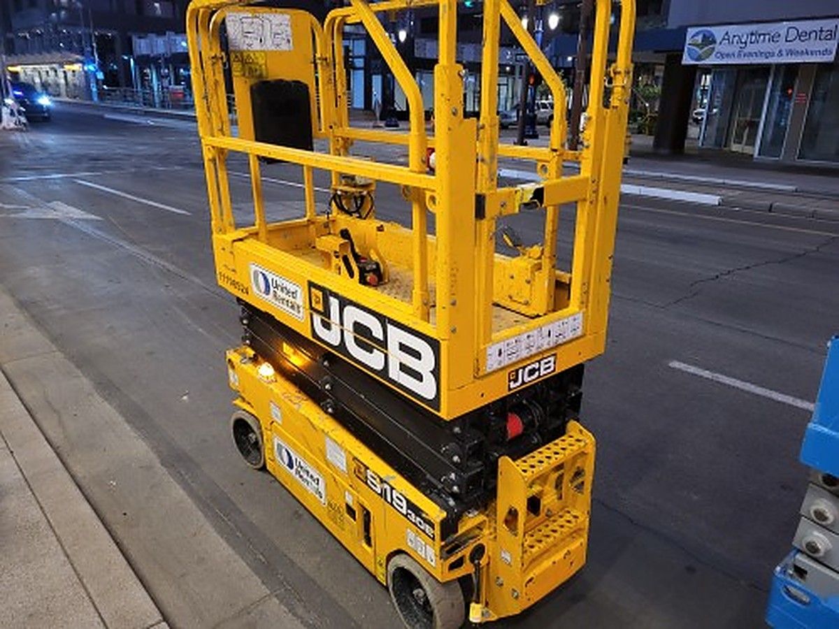 JCB S1930E photo 10