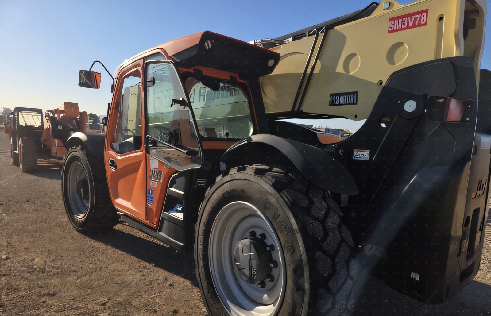 2021 JLG 1055 FORKLIFT VARIABLE REACH 10000# 50'-62'