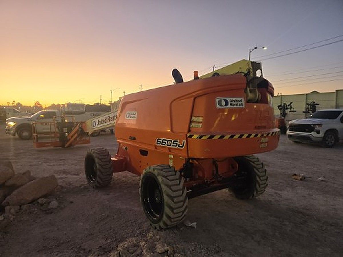 JLG 660SJ photo 2