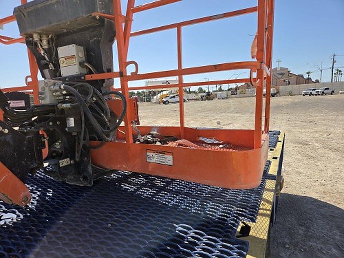 JLG 660SJ photo 5