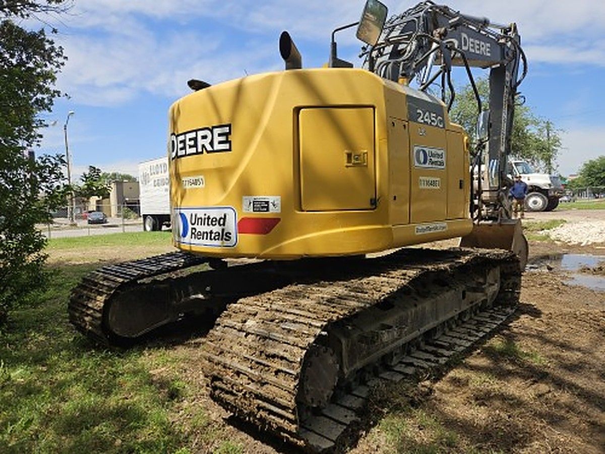 JOHN DEERE 245G LC photo 2
