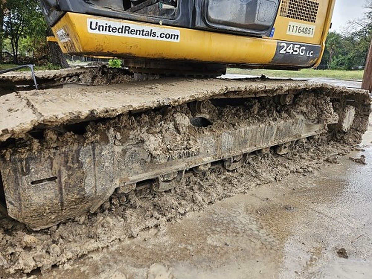 JOHN DEERE 245G LC photo 11