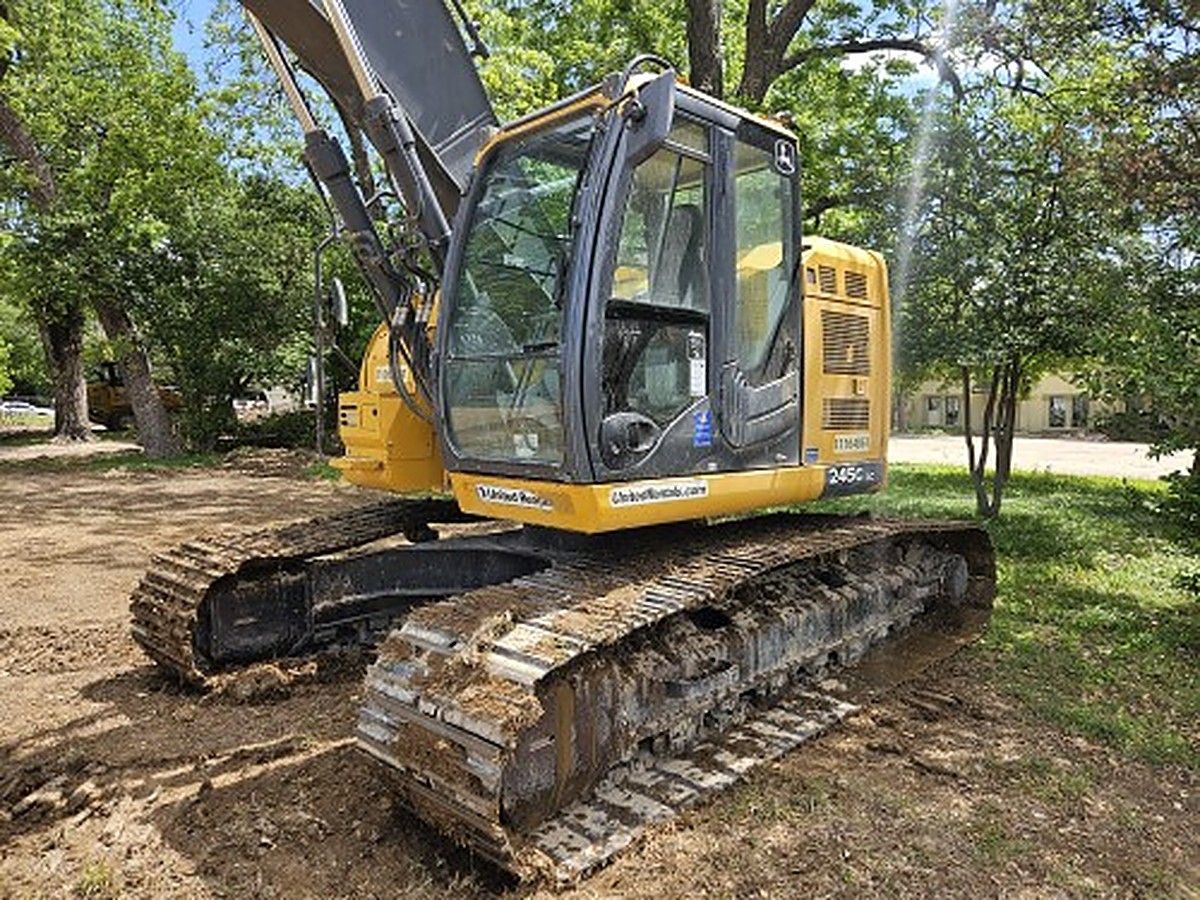 JOHN DEERE 245G LC photo 14