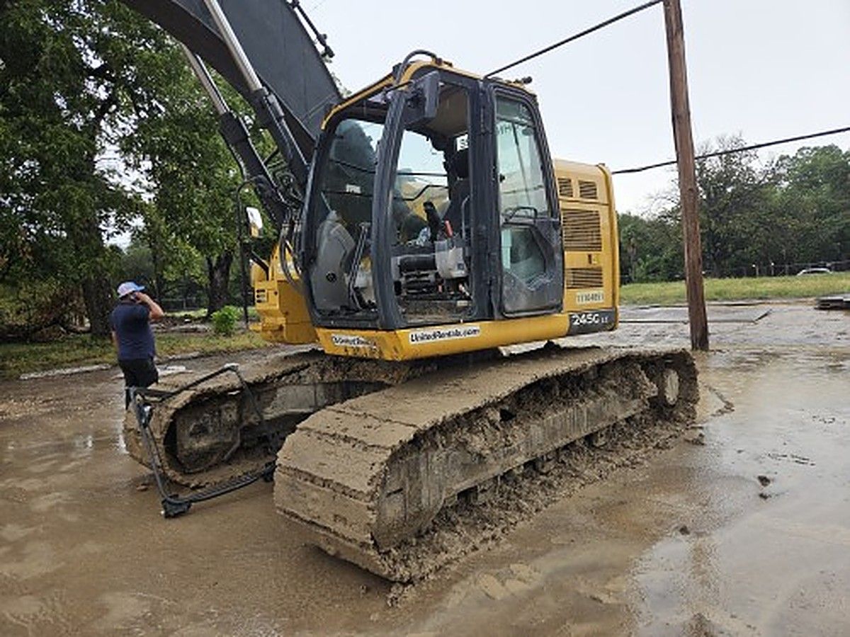 JOHN DEERE 245G LC photo 3