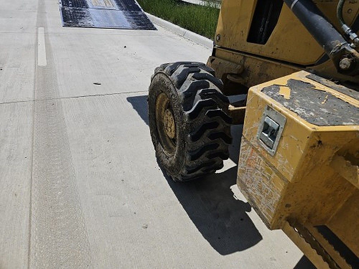 JOHN DEERE 310L EP photo 4