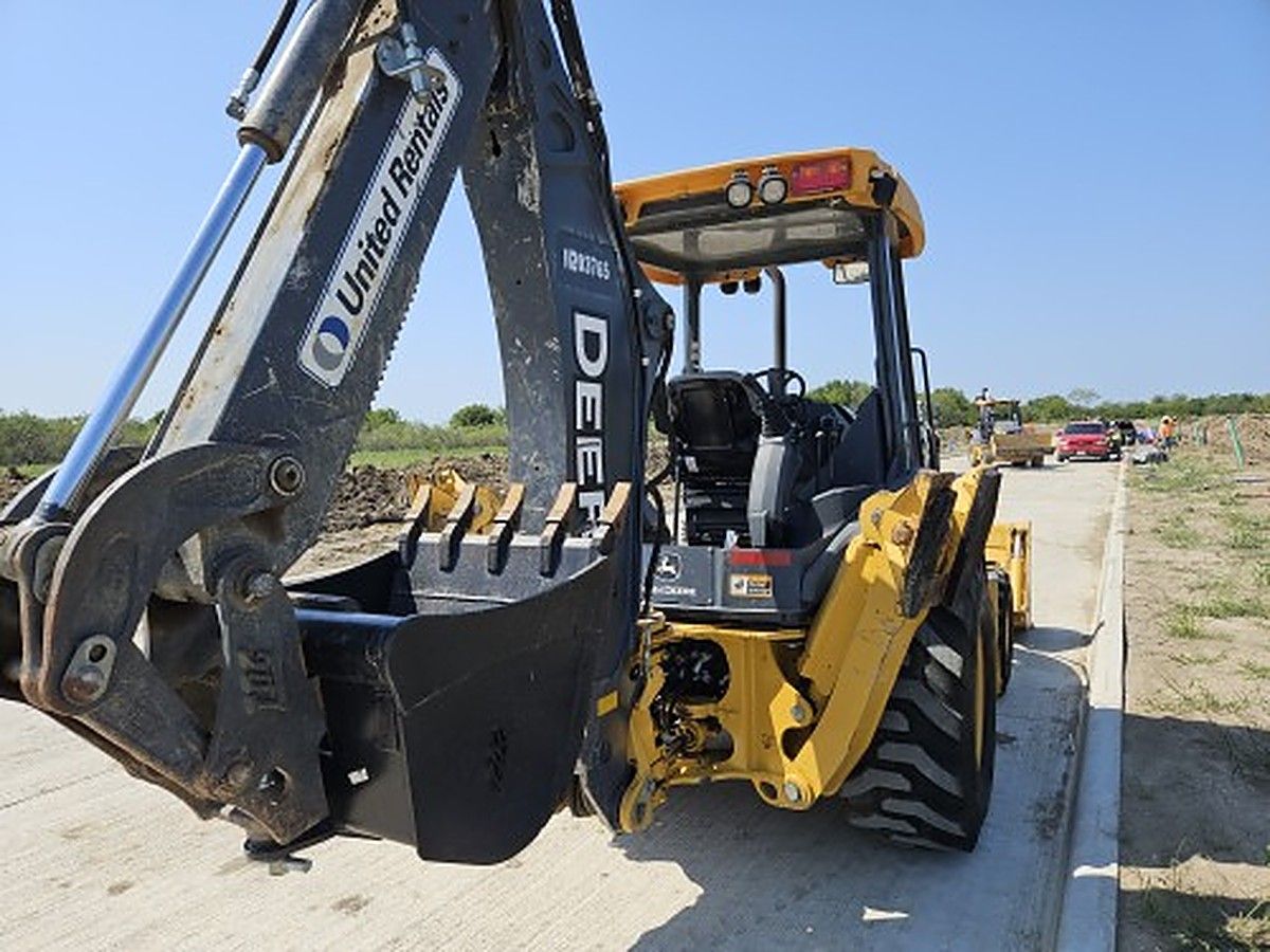 JOHN DEERE 310L EP photo 2