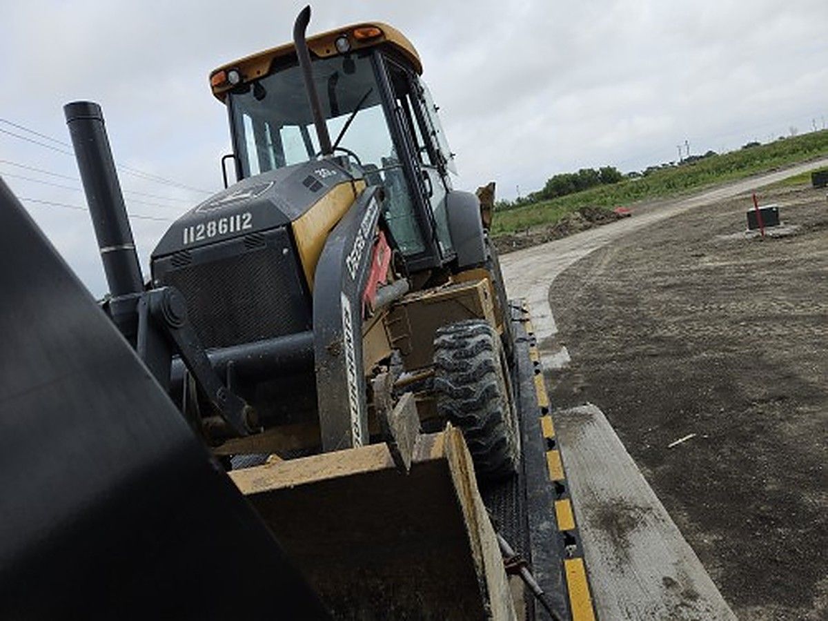 JOHN DEERE 310L EP II photo 3