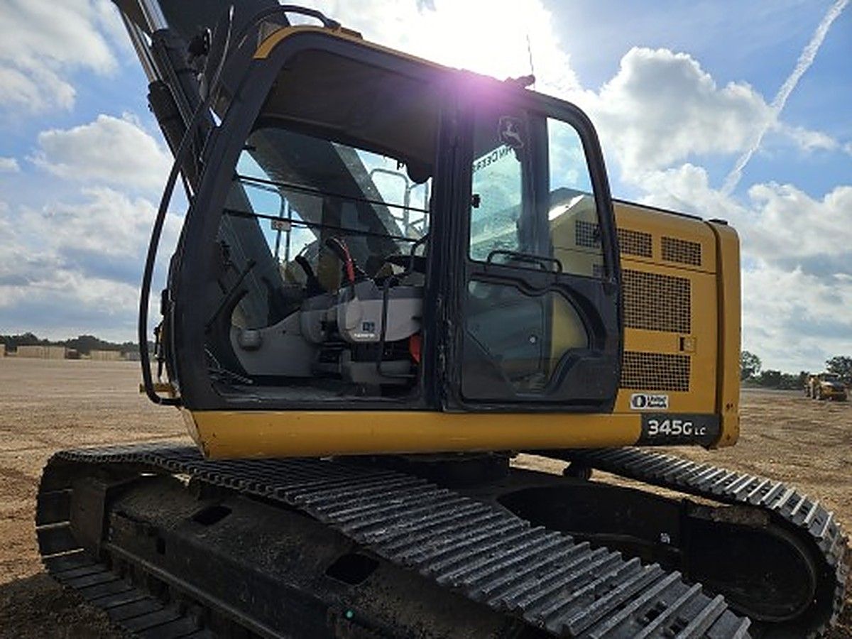 JOHN DEERE 345G LC photo 2