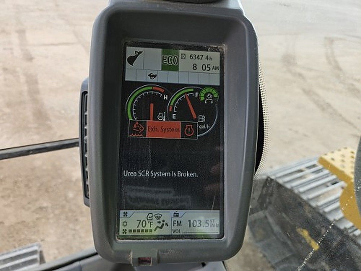 JOHN DEERE 345G LC photo 8