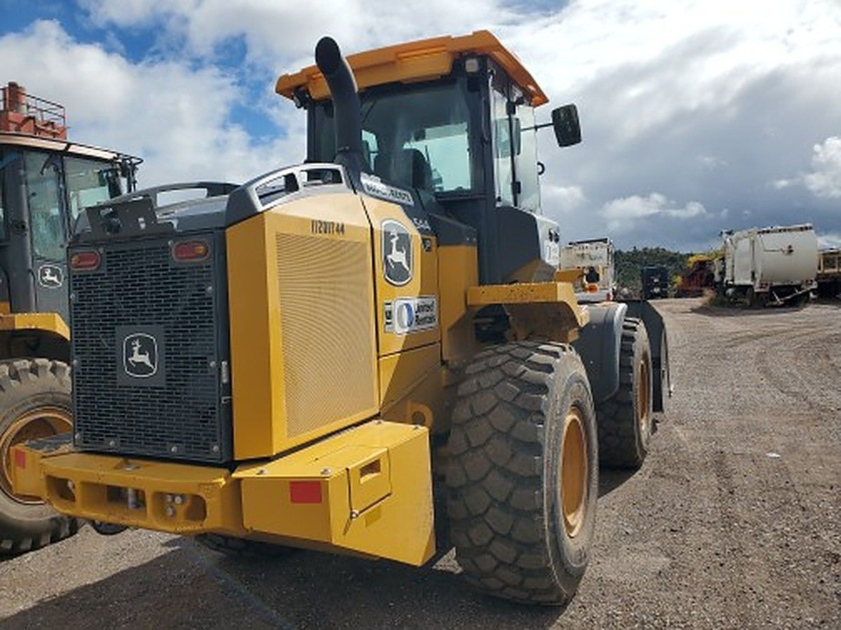 JOHN DEERE 544P photo 2