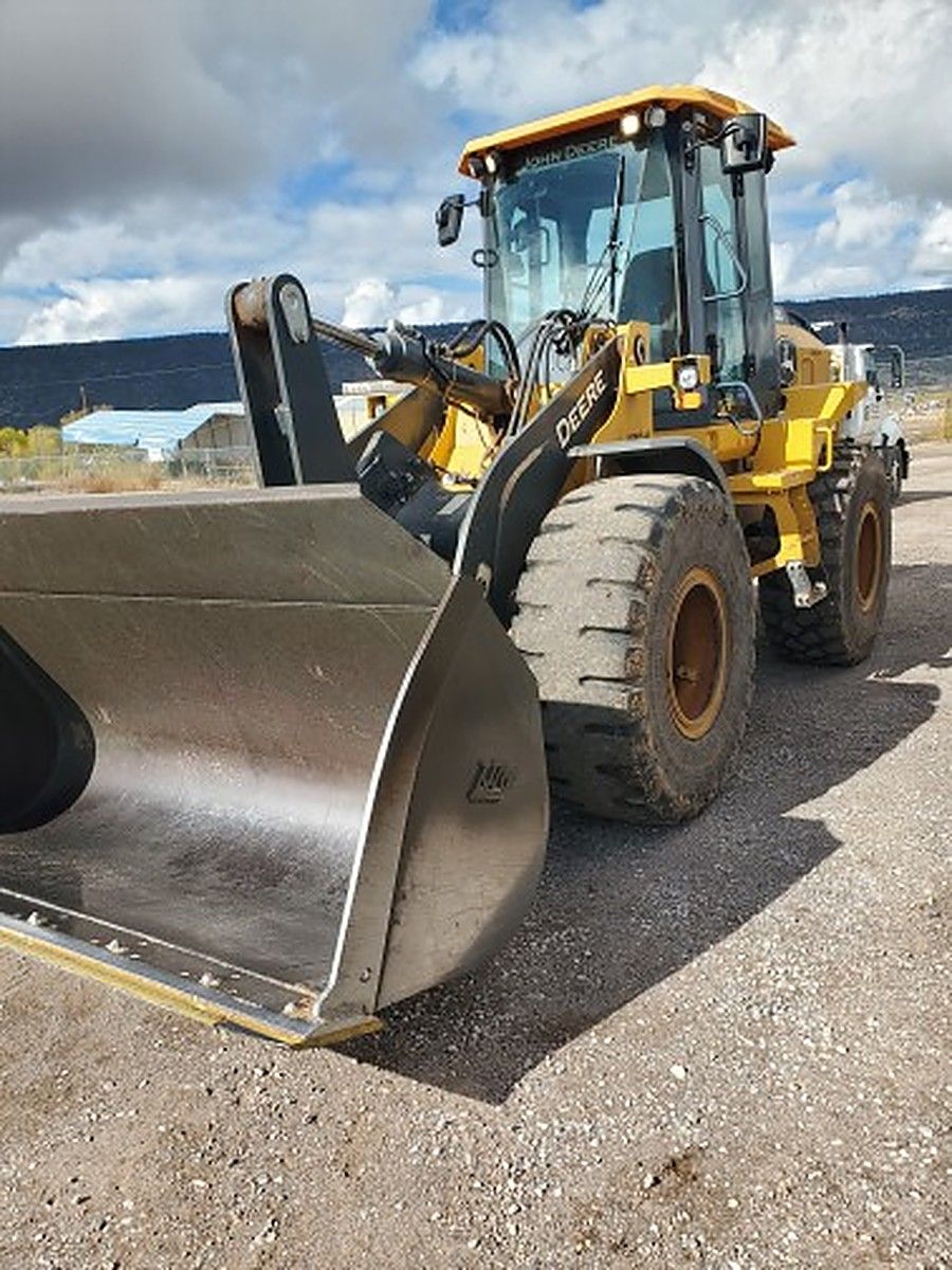 JOHN DEERE 544P photo 11