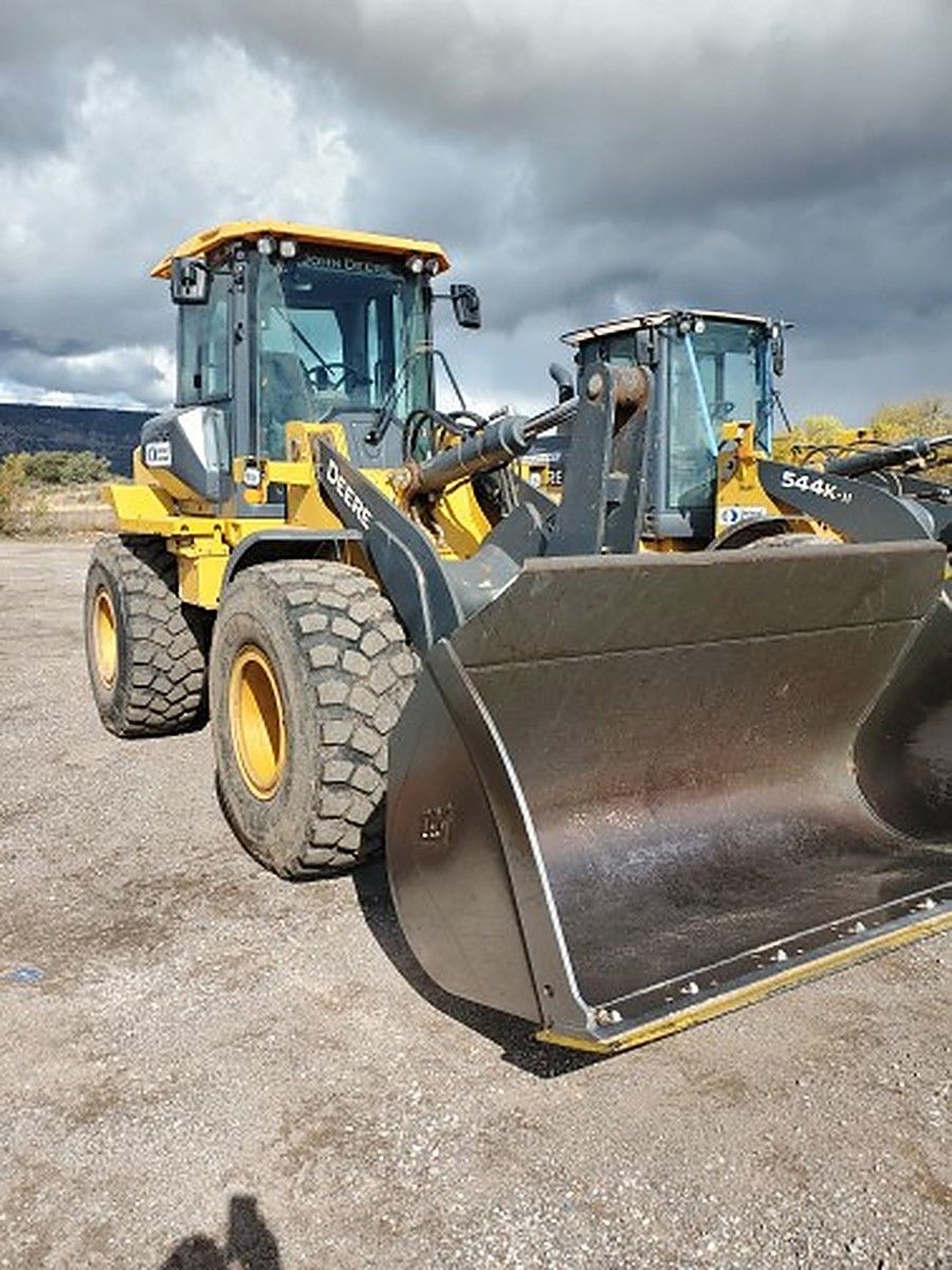 JOHN DEERE 544P photo 12