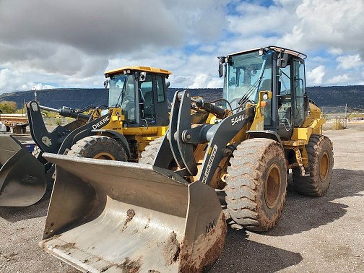 JOHN DEERE 544P photo 5