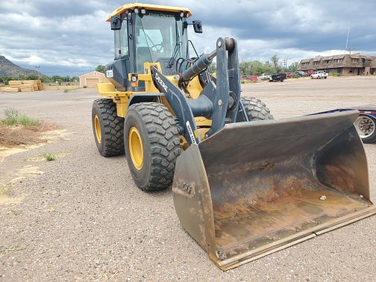 JOHN DEERE 544P photo 7