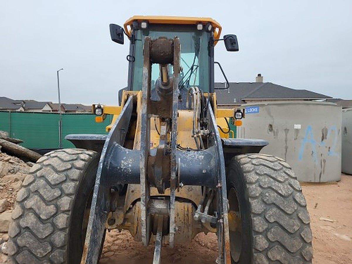 JOHN DEERE 544P photo 2