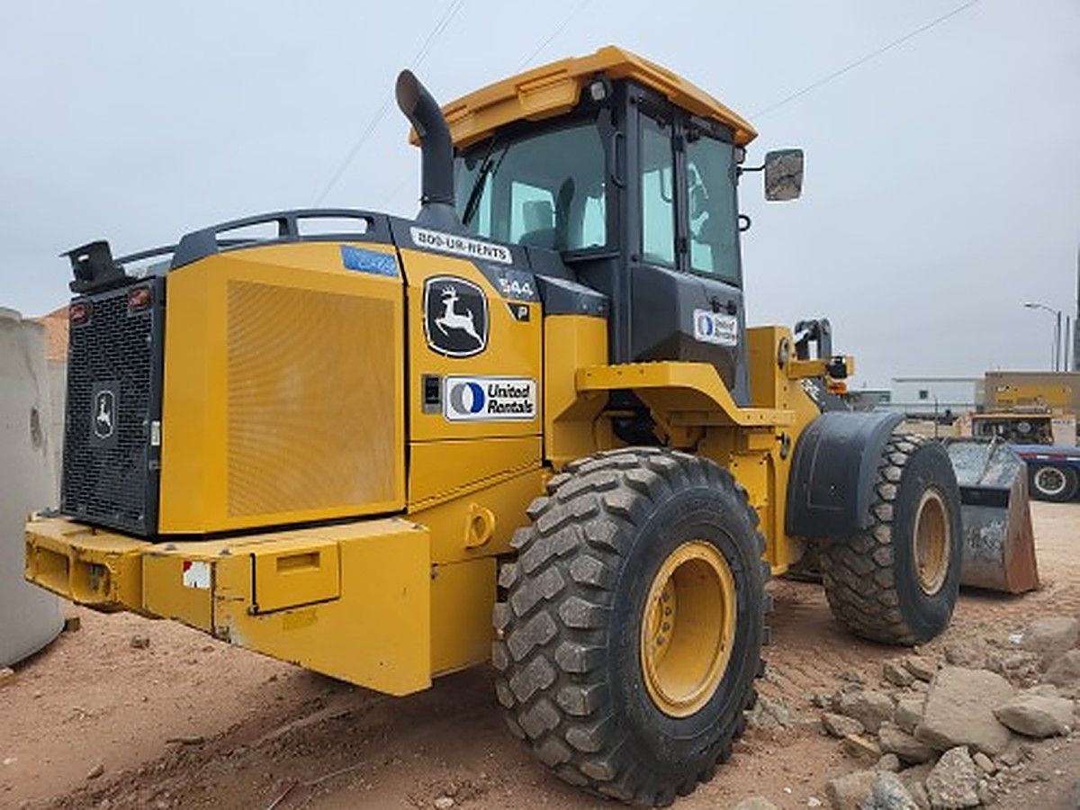 JOHN DEERE 544P photo 3